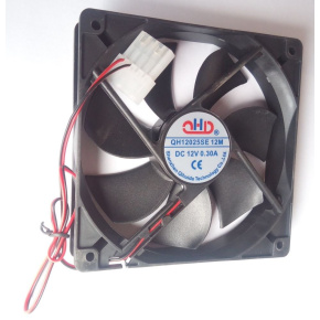 EUROCASE ventilátor 120mm (2-drát,molex) EUROCASE ventilátor 120mm (2-drát,molex)